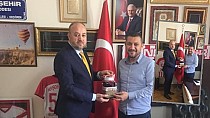 Açıkgöz’ü ziyaret etti - haberi