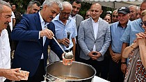 Aşure ikram ettiler - haberi