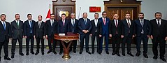 Bakan Valiliğe geldi