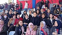 Bayanlar da tribünde - haberi