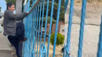 DEMİR KAPIDAN ATLADI
