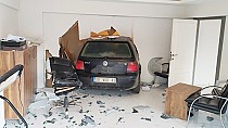 İşyerine araçla girdi - haberi