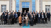 Muhtarları kabul etti