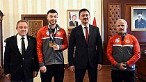 Şampiyon ziyareti - haberi