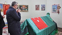 Türbeyi ziyaret etti - haberi